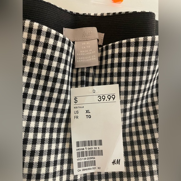 H&M brand new gingham slim fit pants with elasticized waist band in size XL. - Picture 6 of 11